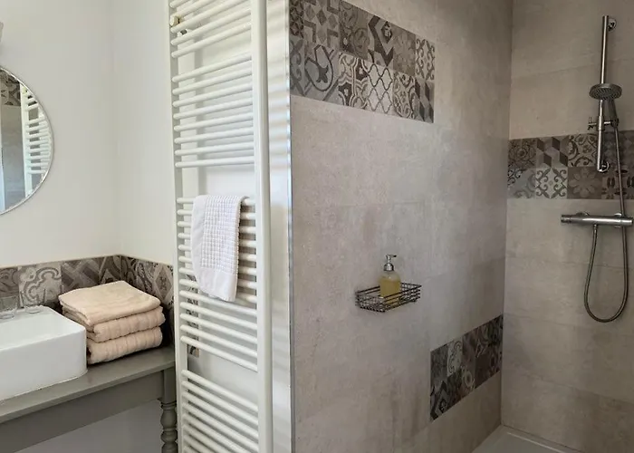 Qui Dort D'isnes Isnes